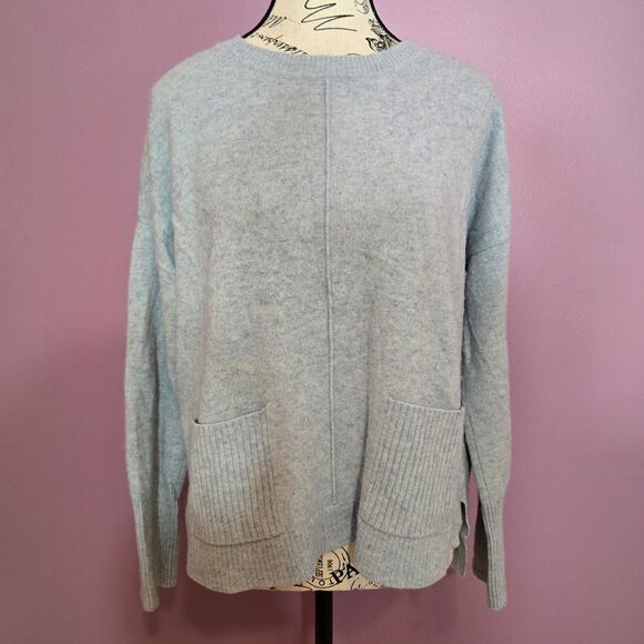 Tahari Sweaters - Tahari 100% Cashmere crewneck sweater with pockets